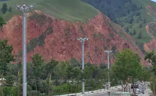 青海西寧市路燈工程，中山太陽(yáng)能路燈廠家的玉蘭燈也如此卓絕