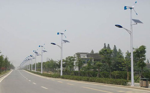 太陽能風光互補路燈