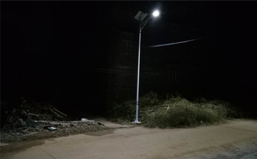 正翔照明新農村太陽能路燈照進茂名化州市下郭區