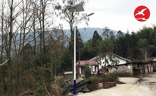 正翔照明LED太陽能路燈亮相貴州雙鳳鎮(zhèn)