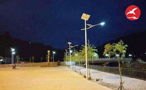 正翔照明LED太陽(yáng)能路燈