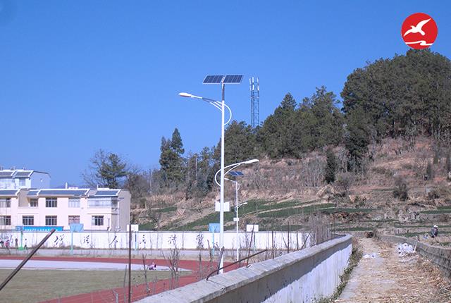 學(xué)校LED太陽能路燈
