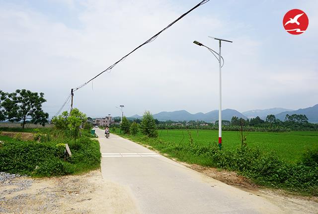 太陽能路燈全套多少錢