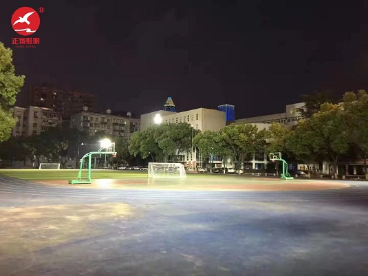 武漢外國語學校球場燈安裝