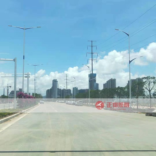 云南昆明市政道路路燈